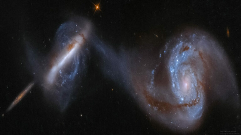 ادغام کهکشان ها از دید هابل — تصویر نجومی ناسا