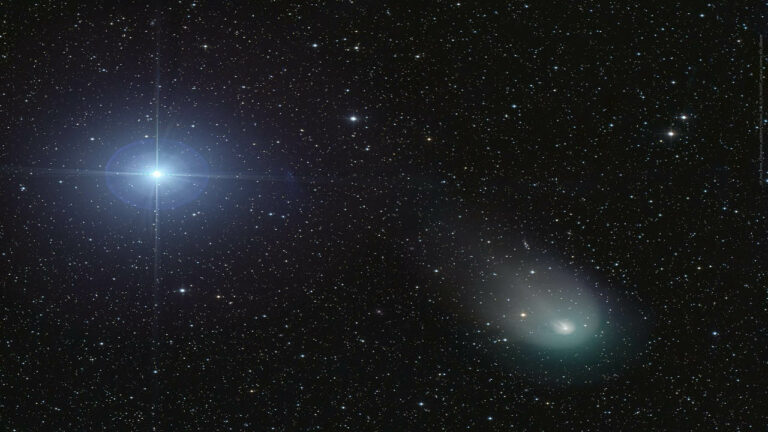 ستاره کرکس نشسته و دنباله دار ۱۲P/Pons-Brooks — تصویر نجومی ناسا