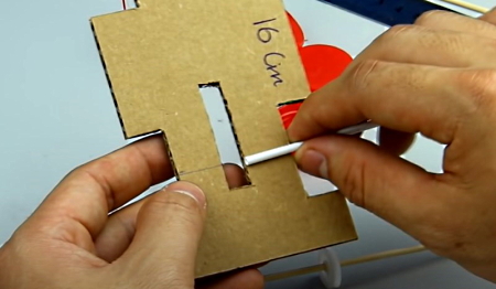 اندازه‌گیری بخشی زا یک مقوای کارتنی