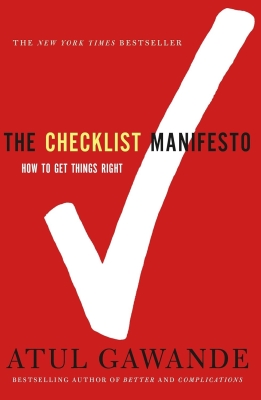 جلد کتاب the checklist manifesto نوشته atul gawande - بهترین کتاب های توسعه فردی