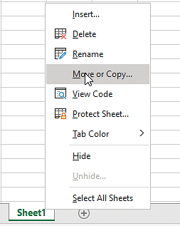 انتخاب گزینه Move or Copy در منوی راست کلیک شیت‌ها