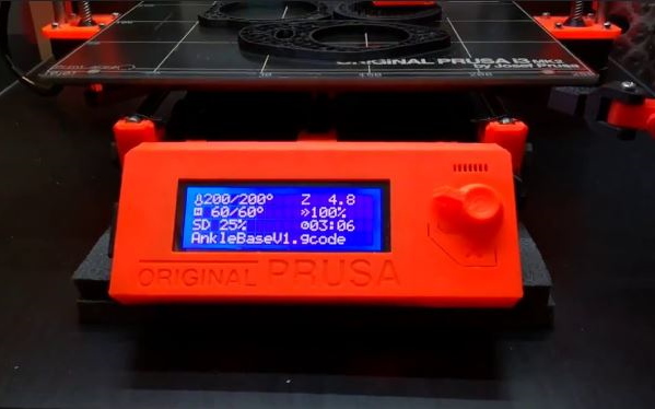 نمونه‌ای از صفحات رابط کنترل در پرینتر سه بعدی