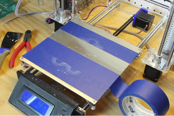 تعویض مواد چسبنده روی صفحه کار