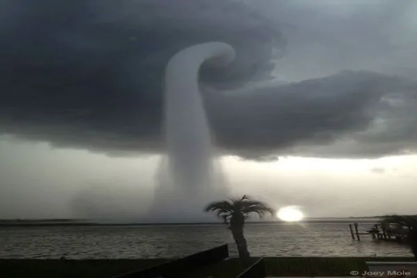 گردباد دریایی در فلوریدا
