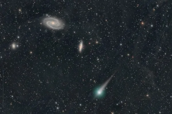 دنباله دار پن استارز و کهکشان های M81 و M82
