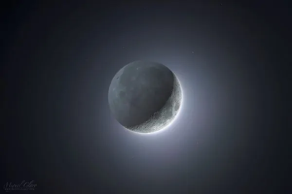 تصویر HDR از هلال ماه