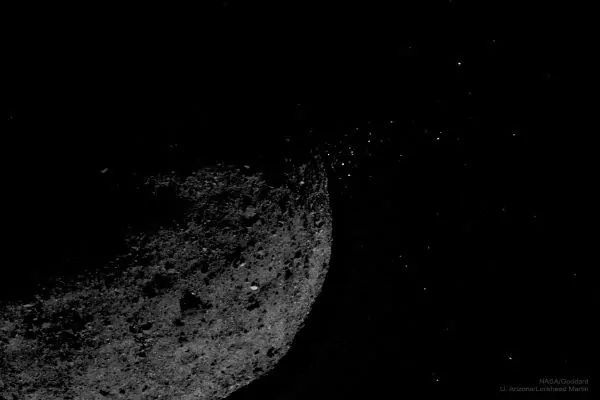 پرتاب سنگ ریزه از سیارک بنو
