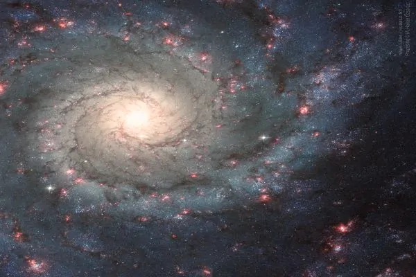 کهکشان M74