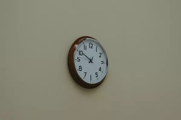 تصویر یک ساعت دیواری